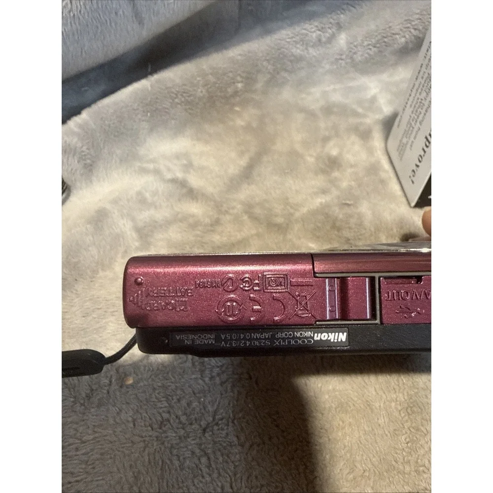 Nikon touchscreen charger